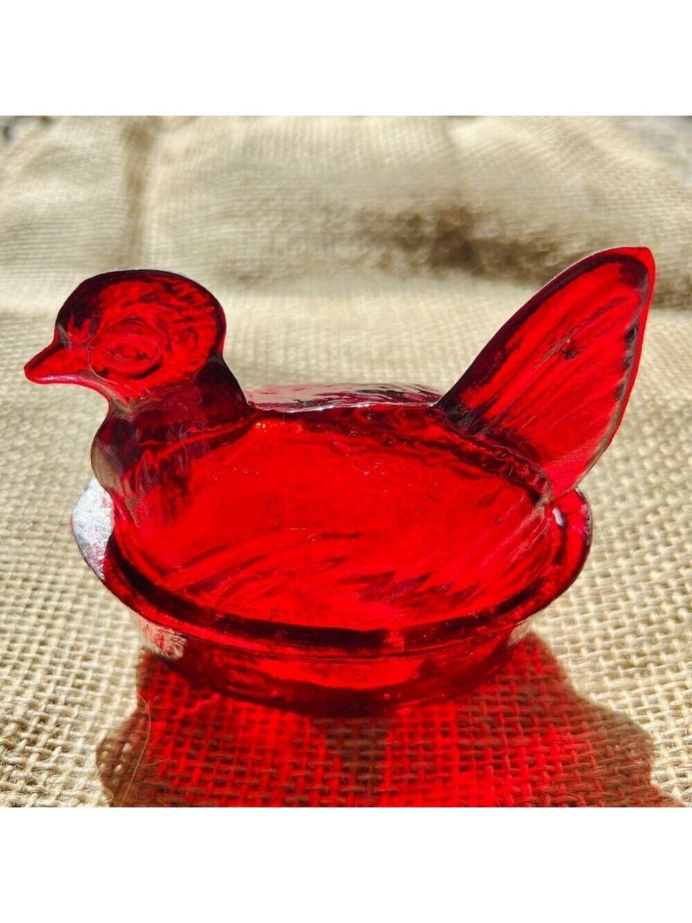Ruby Red Hen on a Nest HON - Picture 3 of 4
